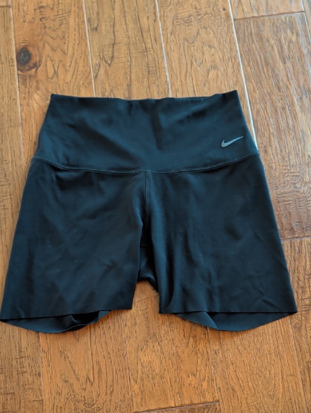 Nike Zenvy 5" High-Waist Black Women’s Bike Shorts - Picture 3 of 7